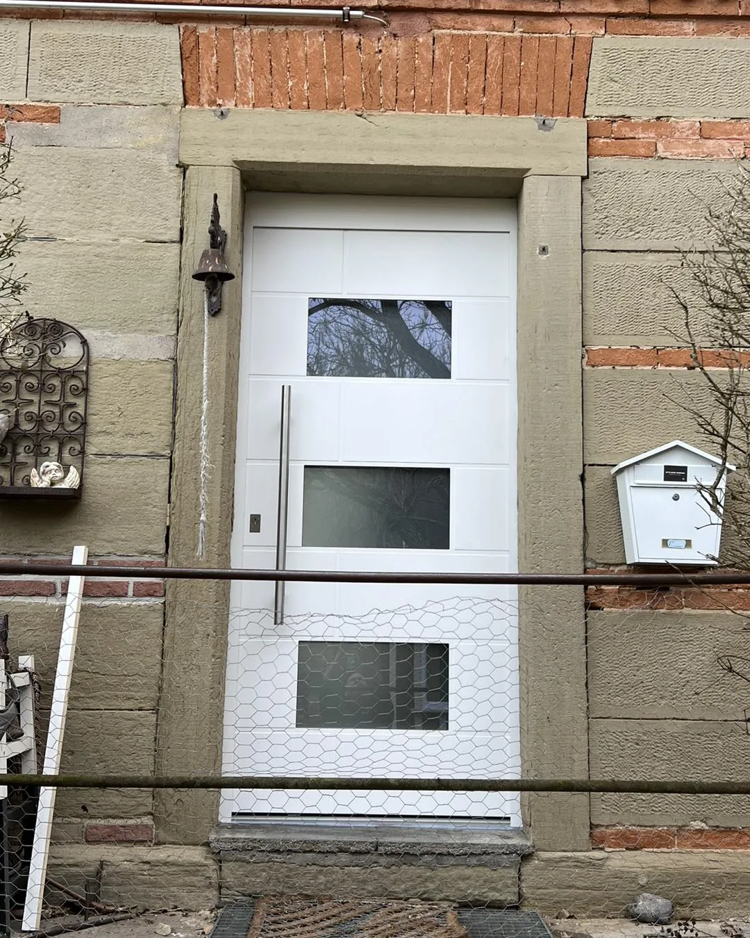 Sandsteinhaus in der Stadt – nachher, eingebaut von Haustüren Stemmler