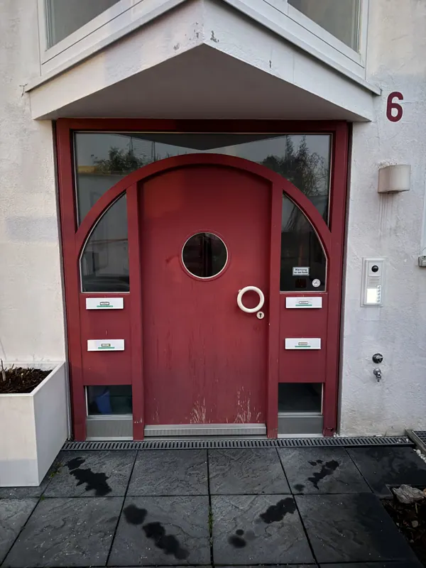 Vorher: alte Haustür